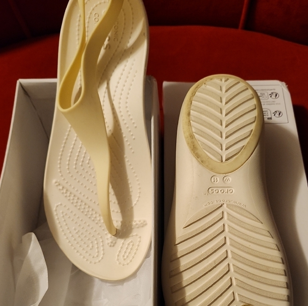 Crocs Women's Cream Sandals